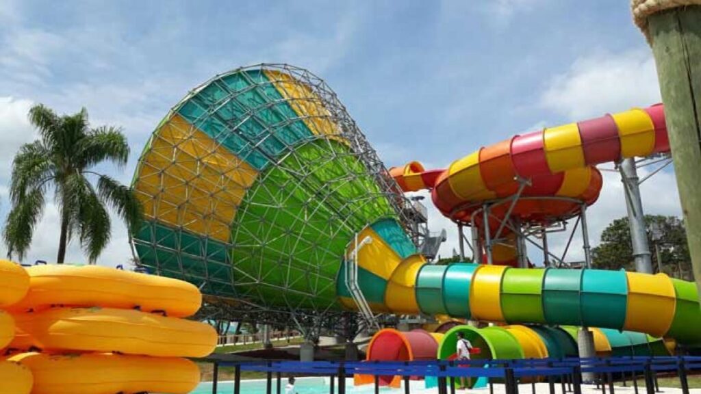 Six flags hurricaine harbor