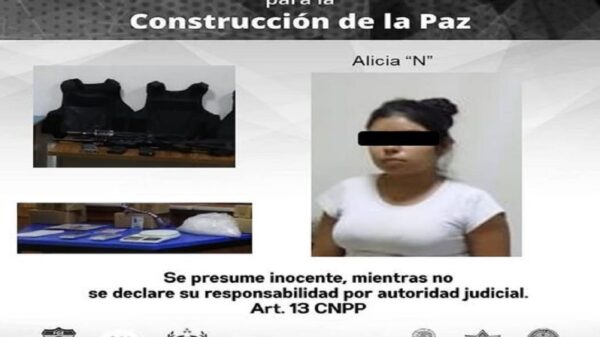  Detenidas jóvenes mujeres de 17 y 18 años con armas largas de fuego y dosis de droga en Temixco 