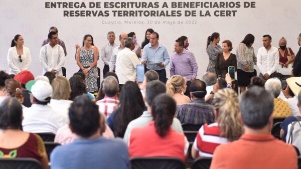 Entrega el gobernador, Cuauhtemoc Blanco escrituras de bienes de reserva territorial a comerciantes y pobladores de cinco municipios de Morelos