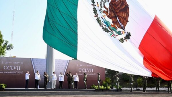 Realizan ceremonia cívica por el 257 Aniversario del Natalicio de José María Morelos y Pavón en e monumento del “generalísimo” en Cuautla 