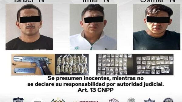 Detiene Policía Morelos a tres sujetos con un arma de fuego y más de 80 dosis de droga, entre cristal y marihuana en el municipio de Jojutla 